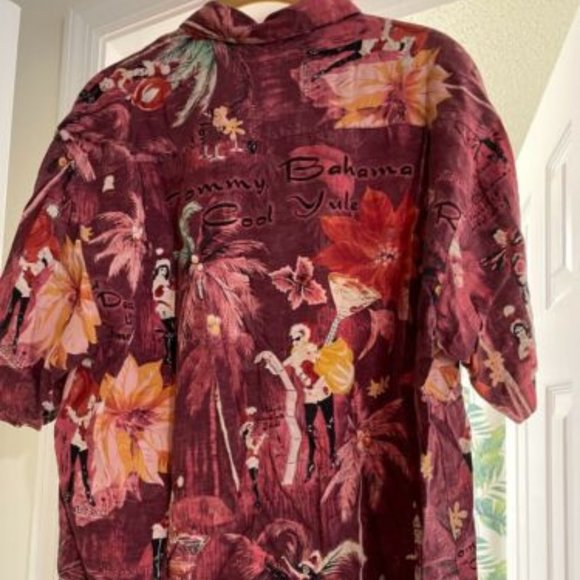 Christmas Tommy Bahama Shirt Size S - Picture 1 of 4